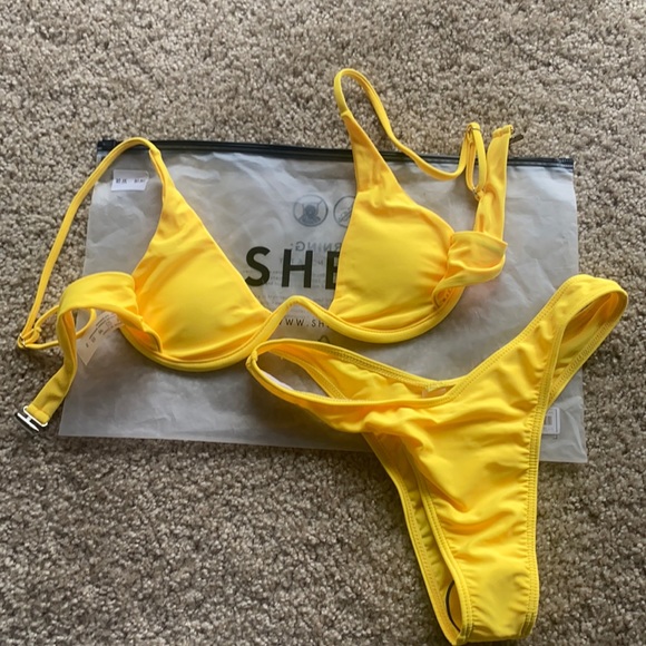 SHEIN Underwire Bikini - Picture 2 of 2